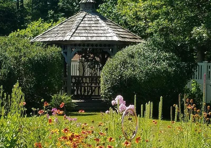 בית מלון כפרי Cod Cove Inn, Bw Signature Collection