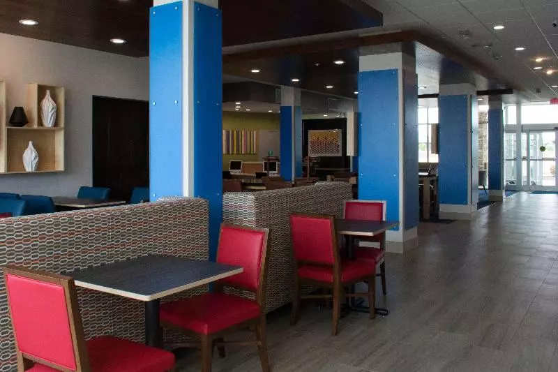 ホテル Holiday Inn Express & Suites West Memphis, An Ihg