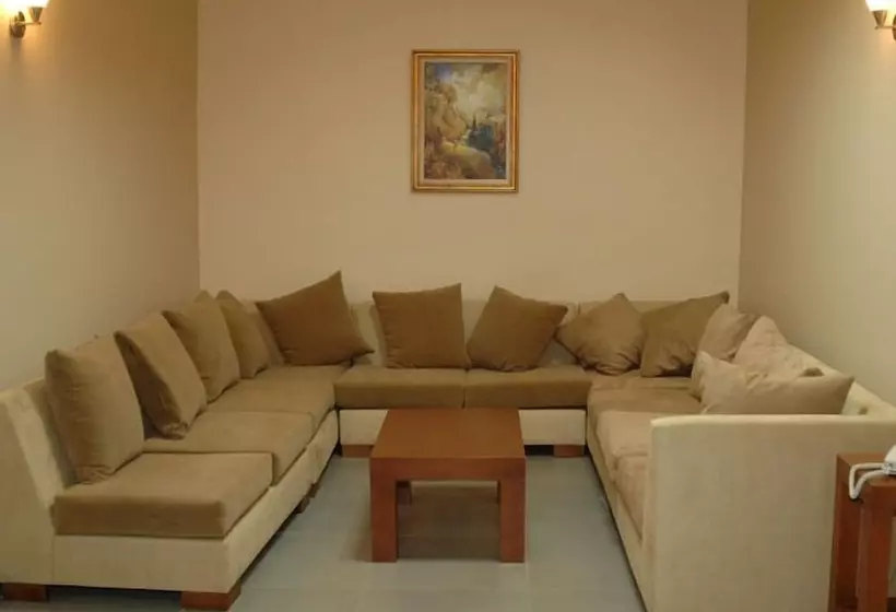 هتل Paluri