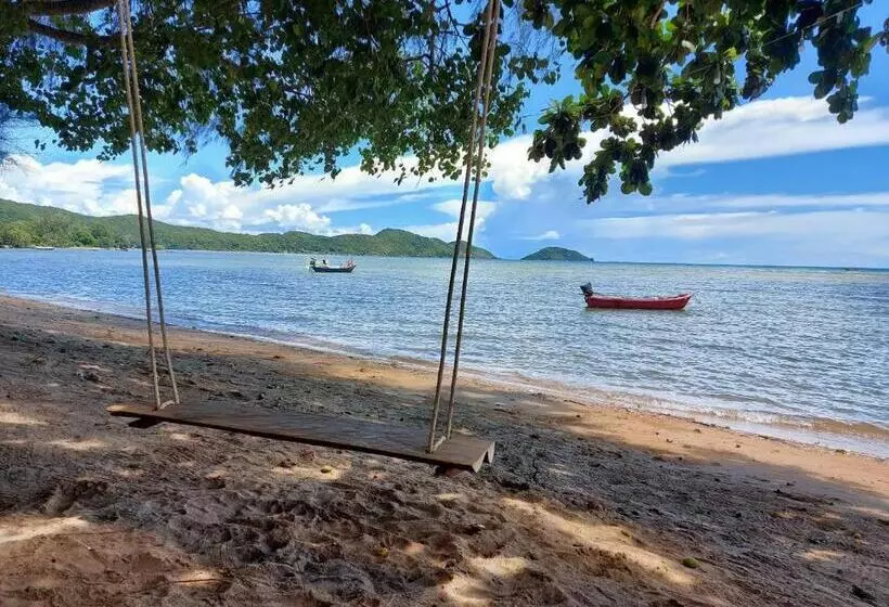 Hotelli Villa Cha Cha Chaolao Beach Resort