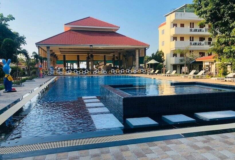 New Travel Beach Hotel & Resort