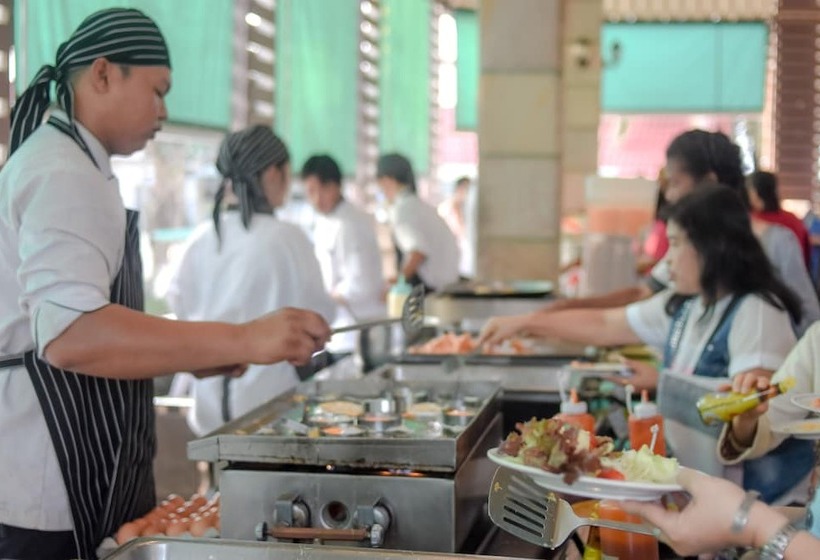 New Travel Beach Hotel & Resort