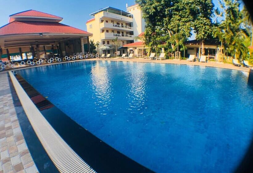 New Travel Beach Hotel & Resort