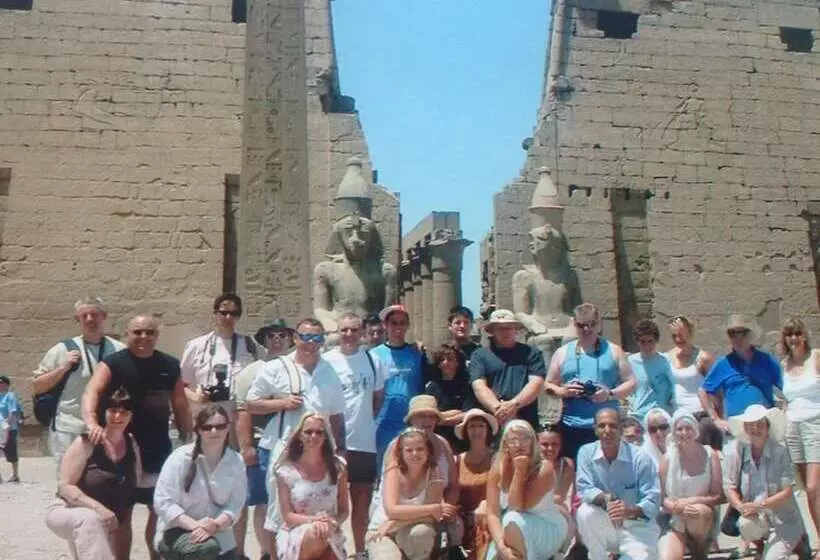 پانسیون Pyramids Plateau Inn
