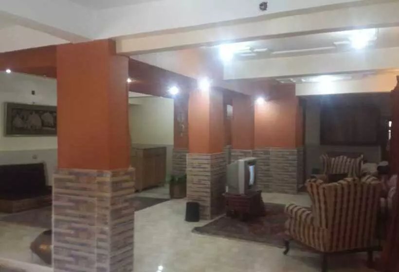 پانسیون Pyramids Plateau Inn