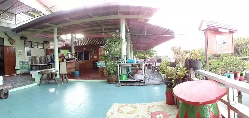 ペンション Nr Homestay Amphawa