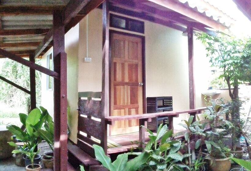 ペンション Nr Homestay Amphawa