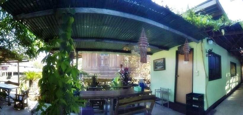 ペンション Nr Homestay Amphawa