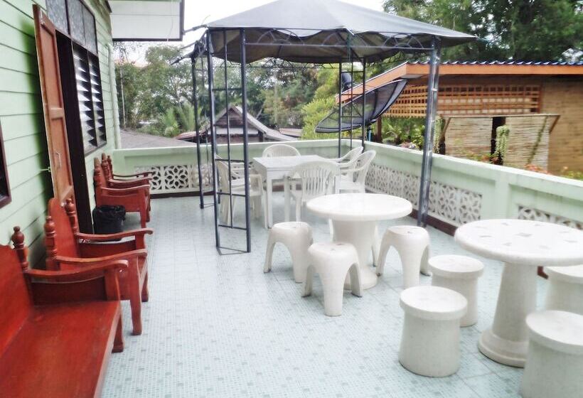 ペンション Nr Homestay Amphawa