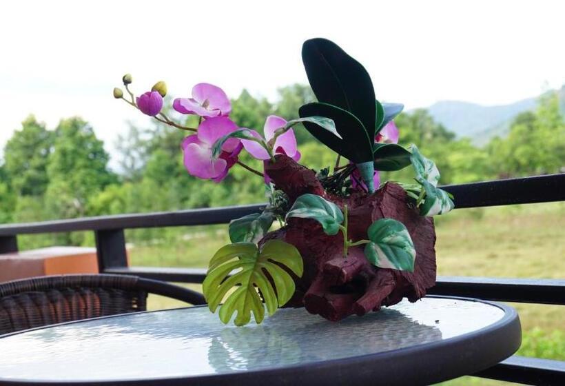 استراحتگاه The Boat House