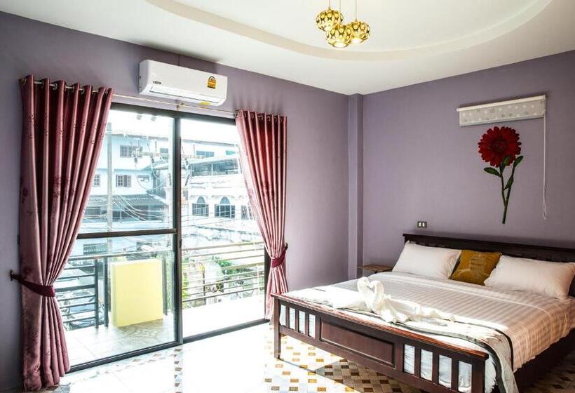 استراحتگاه The Boat House