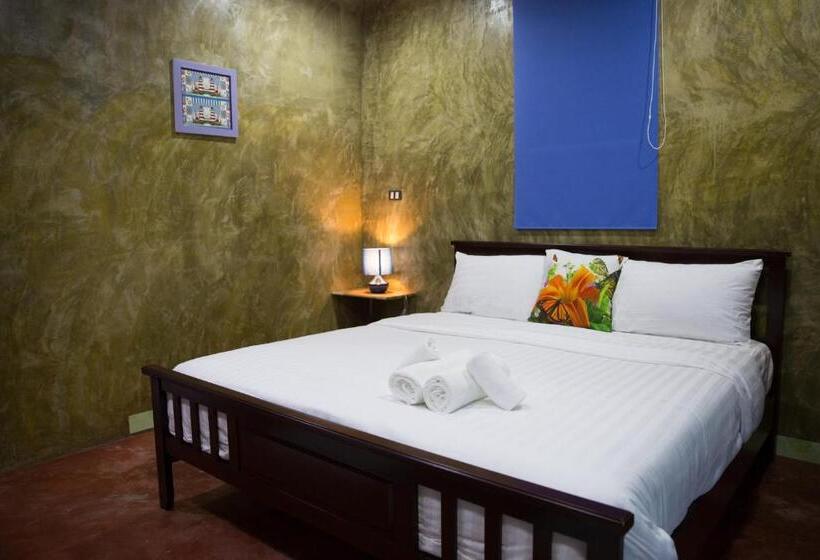 استراحتگاه The Boat House