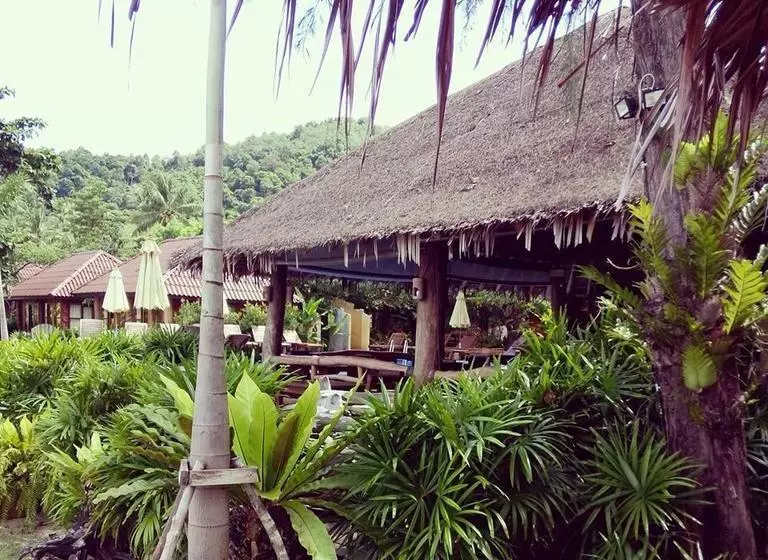 Thiwson Beach Resort   Sha Extra Plus