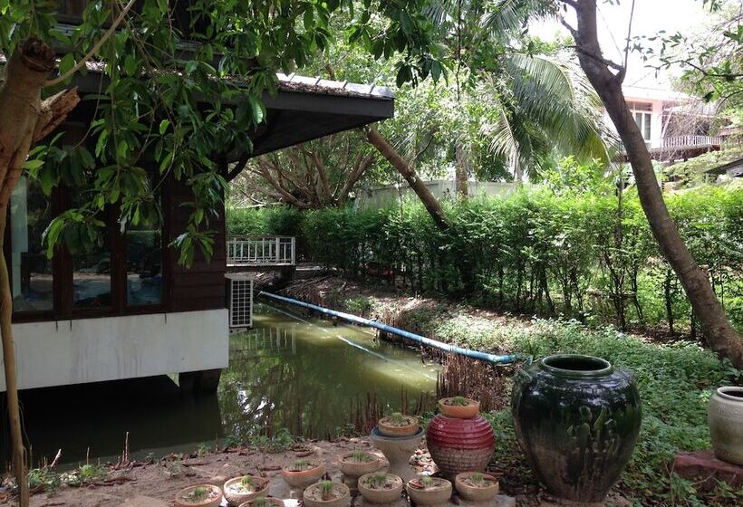 Young Coconut Garden Home Resort