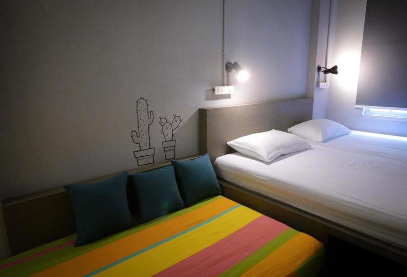 Happy Monkey Hostel Bangkok