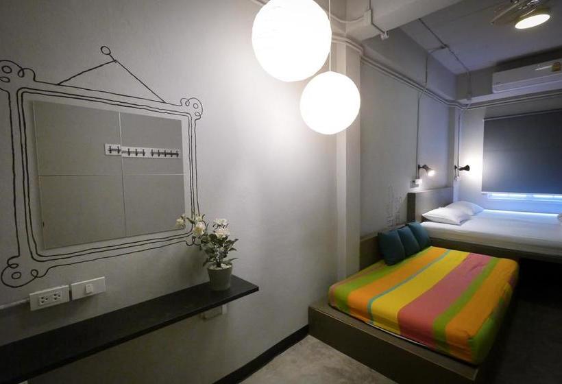 Happy Monkey Hostel Bangkok