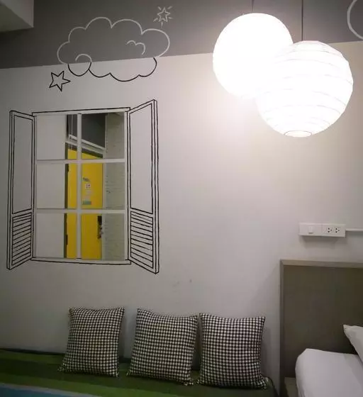 Happy Monkey Hostel Bangkok