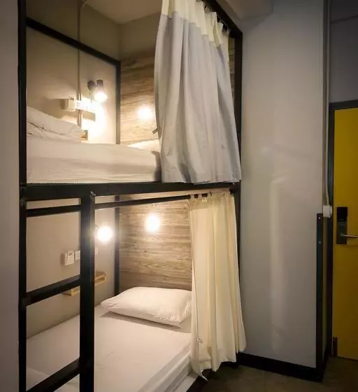 Happy Monkey Hostel Bangkok