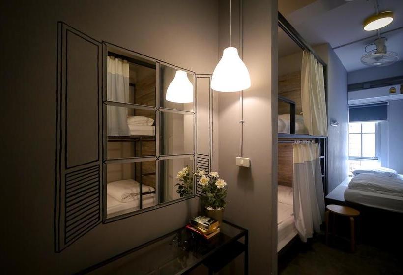 Happy Monkey Hostel Bangkok