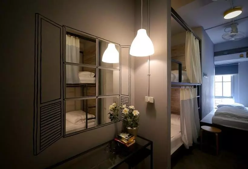 Happy Monkey Hostel Bangkok