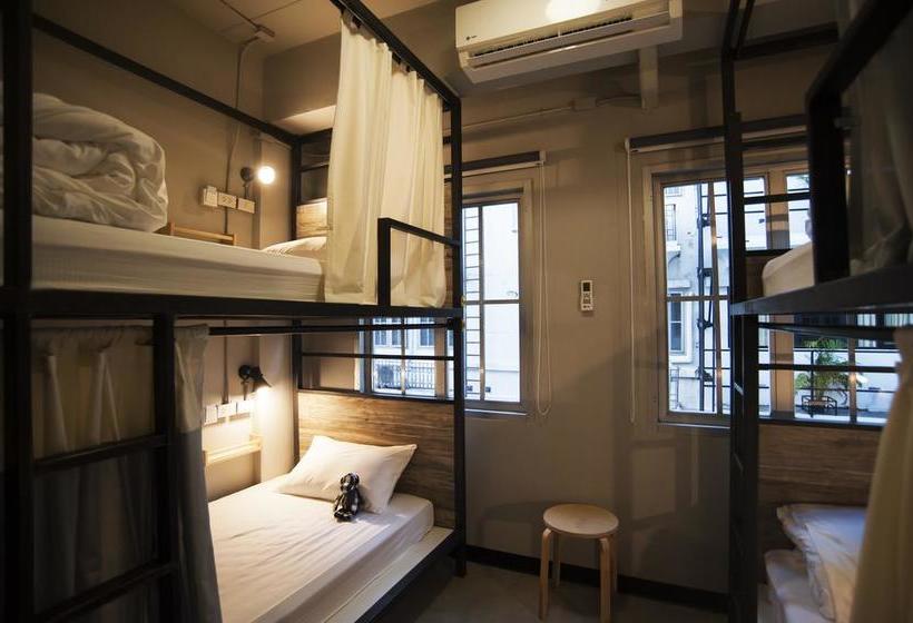 Happy Monkey Hostel Bangkok