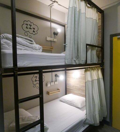 Happy Monkey Hostel Bangkok