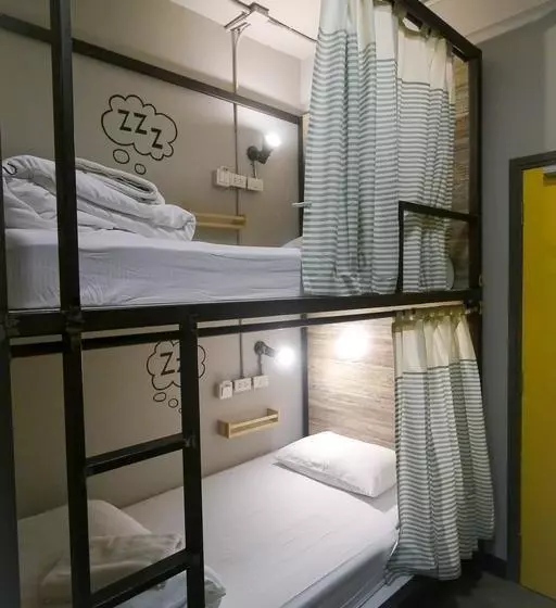 Happy Monkey Hostel Bangkok