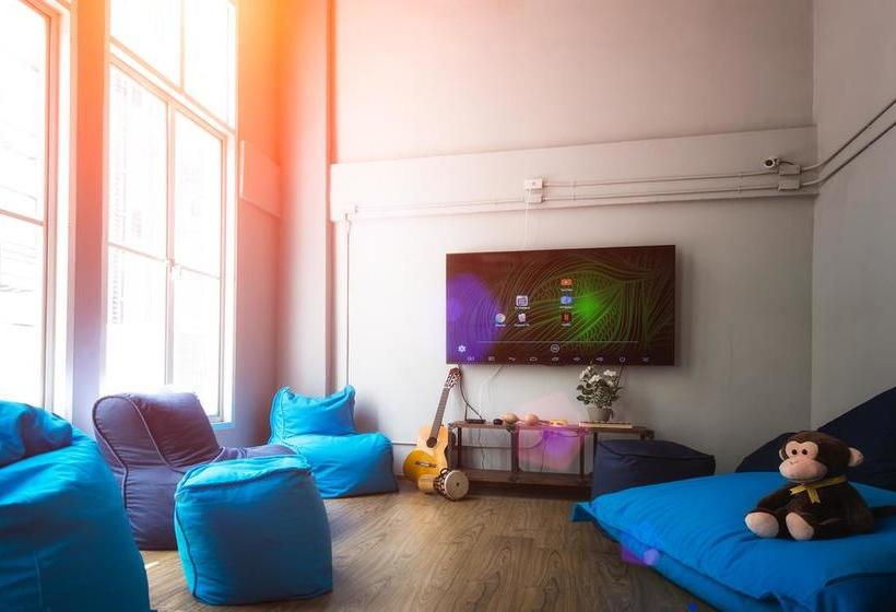 Happy Monkey Hostel Bangkok