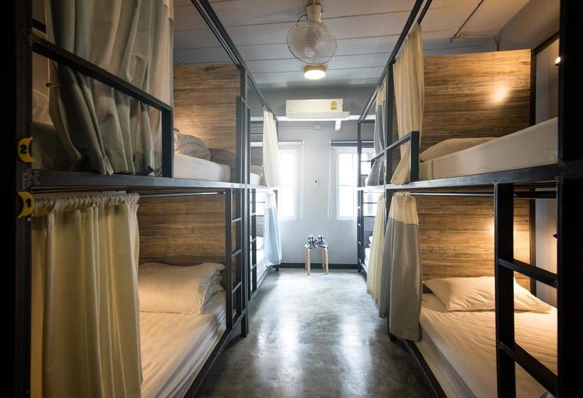 Happy Monkey Hostel Bangkok