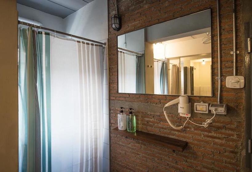 Happy Monkey Hostel Bangkok