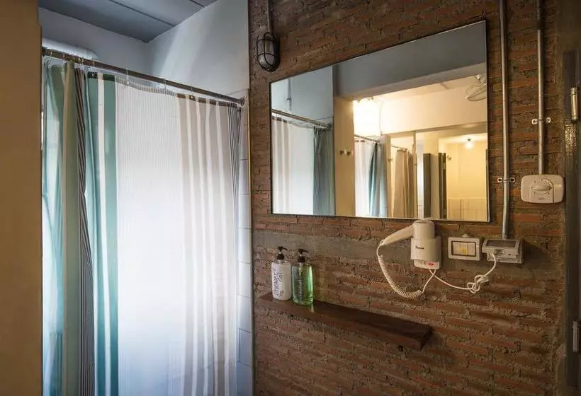 Happy Monkey Hostel Bangkok