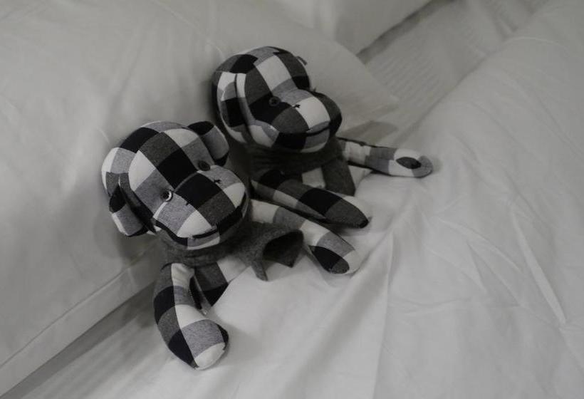 Happy Monkey Hostel Bangkok