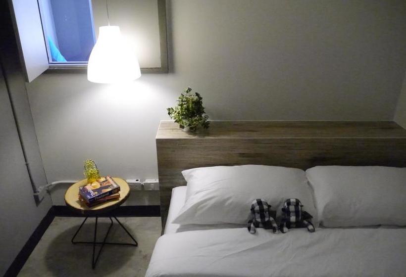 Happy Monkey Hostel Bangkok