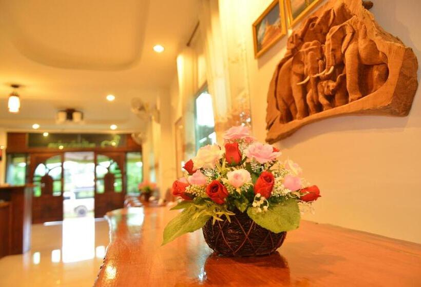 ホテル หมื่นช้างน่านบูทีค