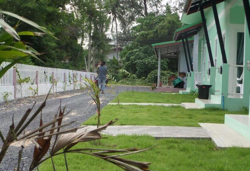 בית מלון כפרי Lanta Triple Novel