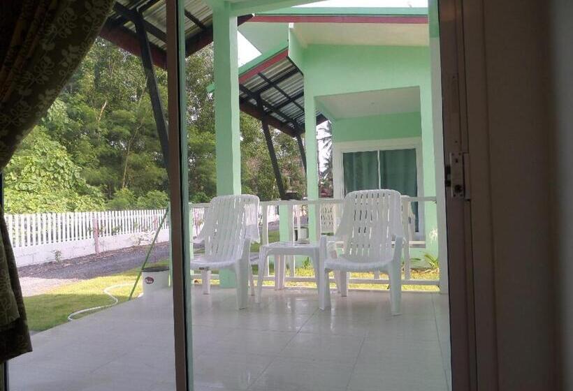 בית מלון כפרי Lanta Triple Novel