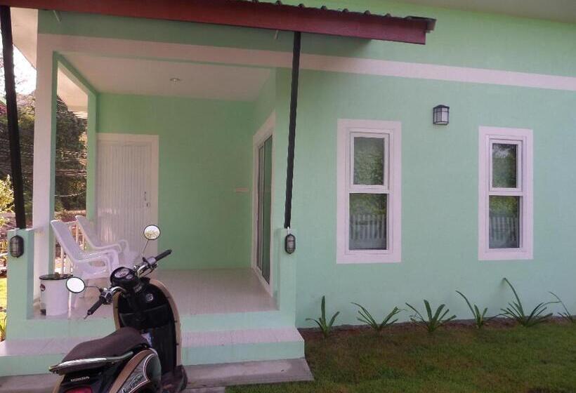 בית מלון כפרי Lanta Triple Novel