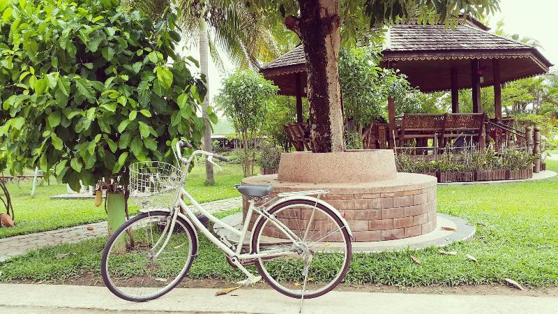 Отель Phuphan Park