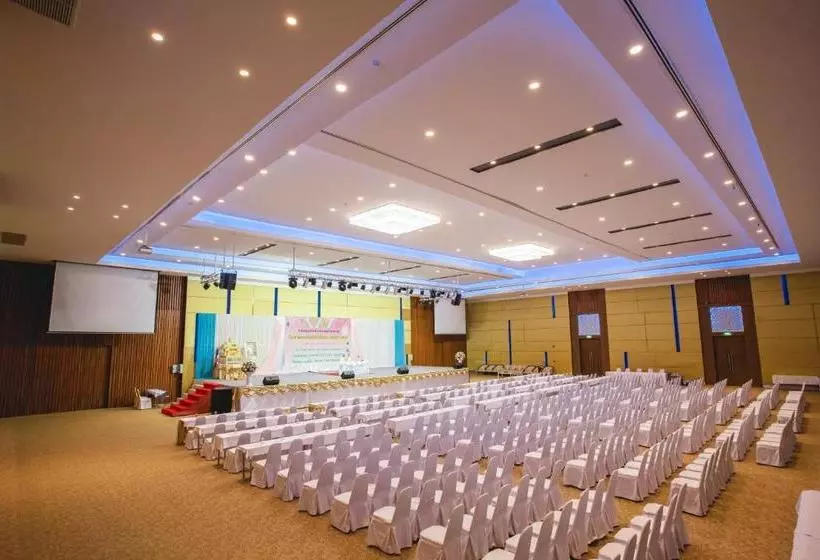 Royal Nakhara Hotel And Convention Centre