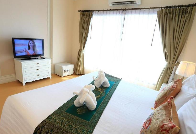 Royal Nakhara Hotel And Convention Centre