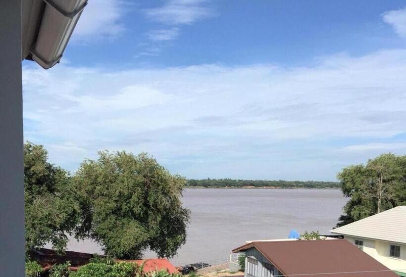 ホテル Samranchaykhong