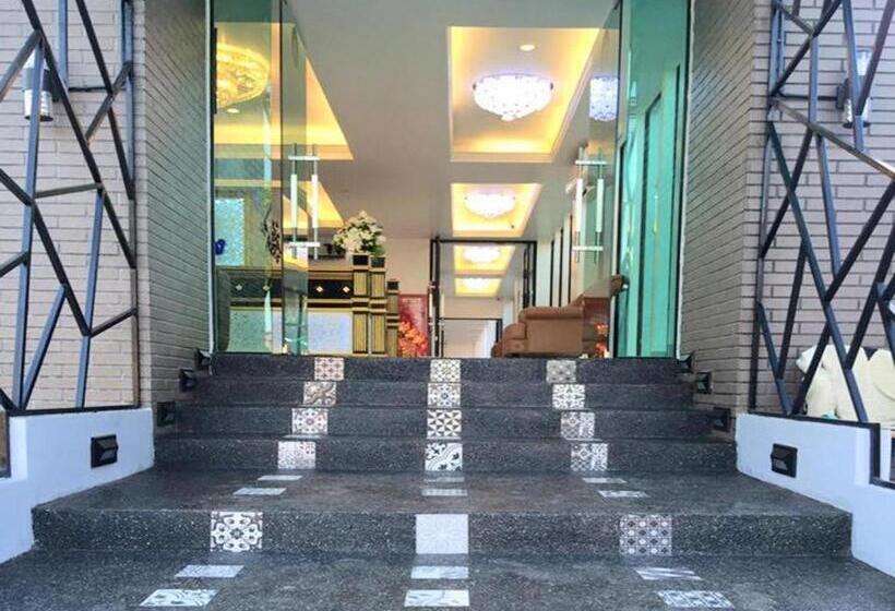 ホテル Samranchaykhong