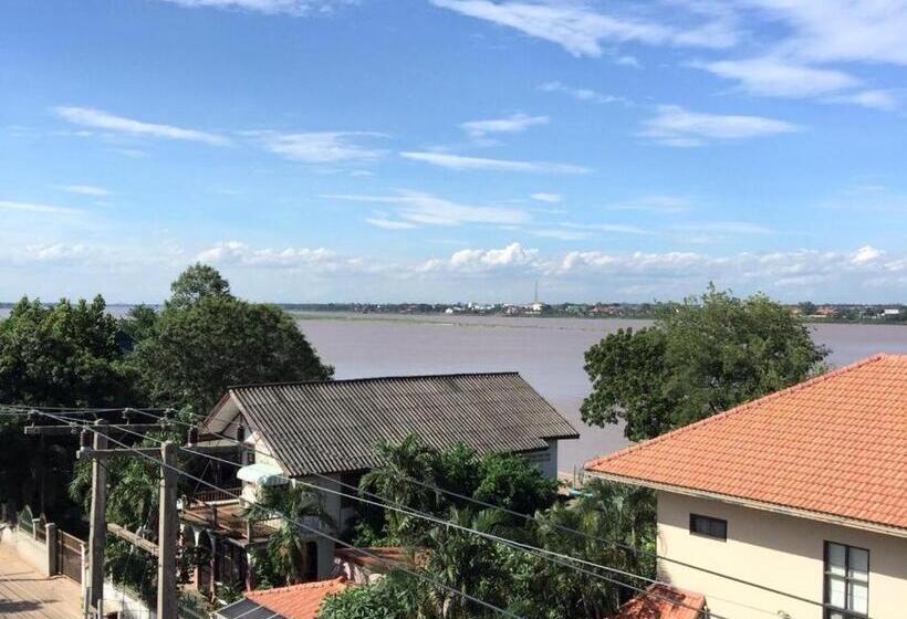 ホテル Samranchaykhong