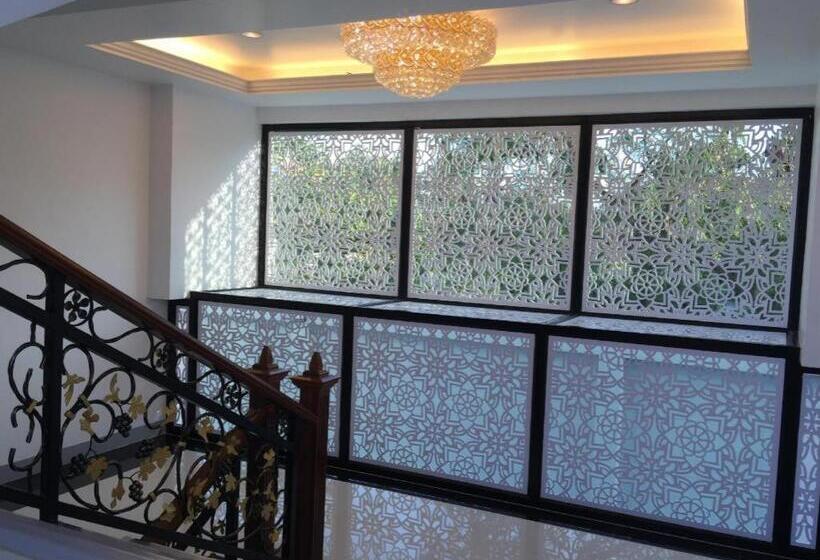 ホテル Samranchaykhong