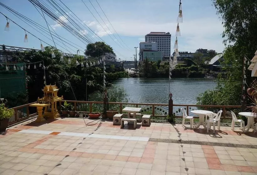 ホテル The River Guest House