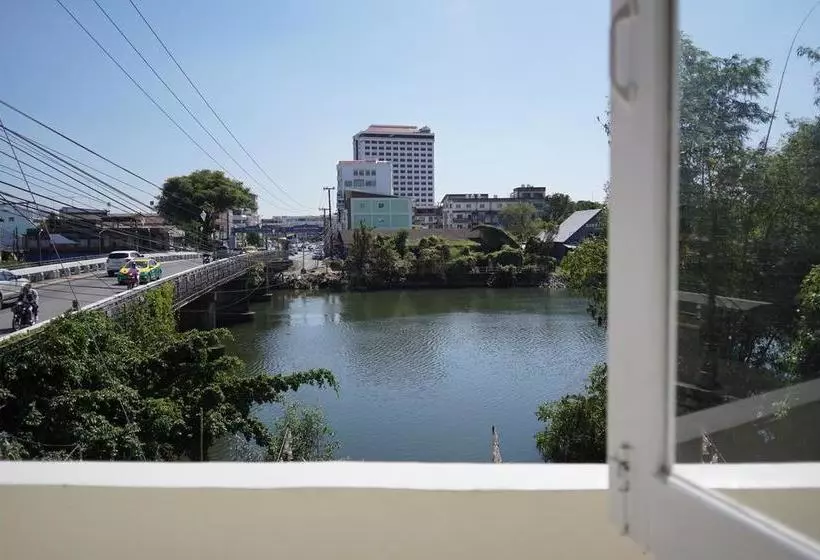 ホテル The River Guest House