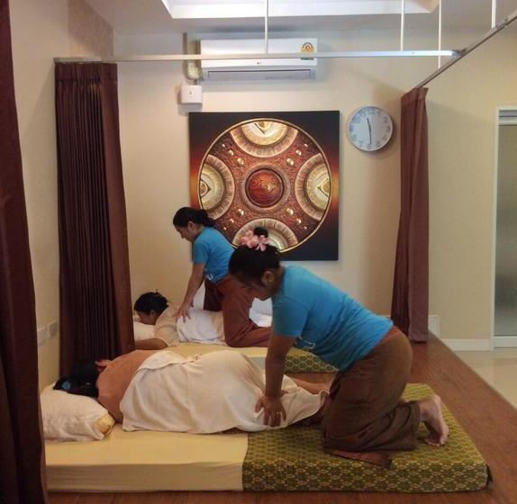 فندق Thonglor Boutique & Spa