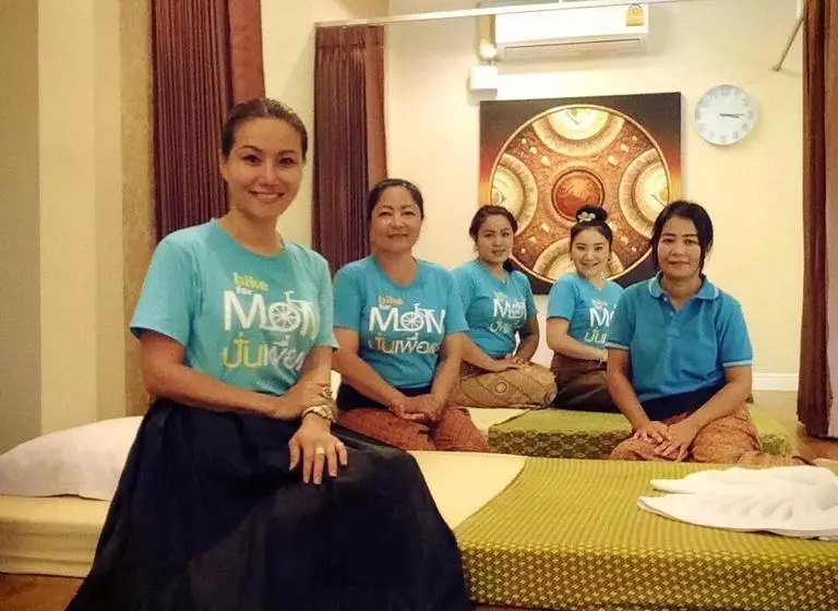 هتل Thonglor Boutique & Spa