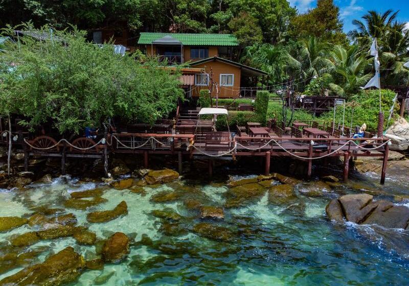 בית מלון כפרי Tongta Phaview Resort