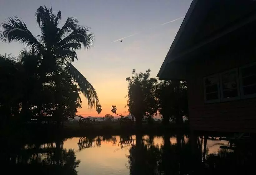 ホテル Wanlapa Farmstay